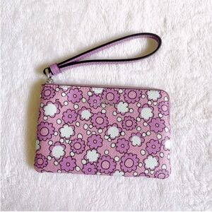 Coach Corner Zip Wristlet With Floral Print # CBP28